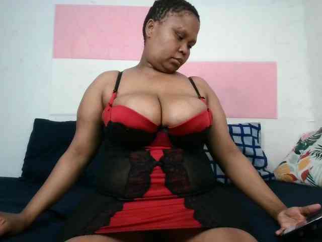 BIGTITTISXX webcam