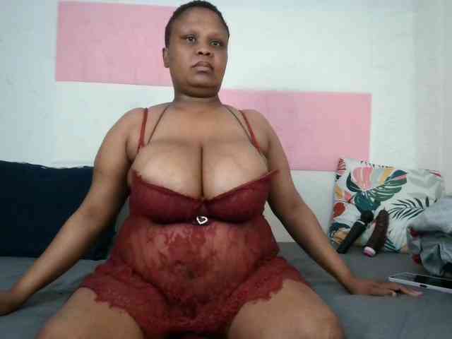 BIGTITTISXX webcam