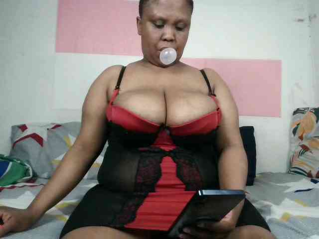 BIGTITTISXX webcam