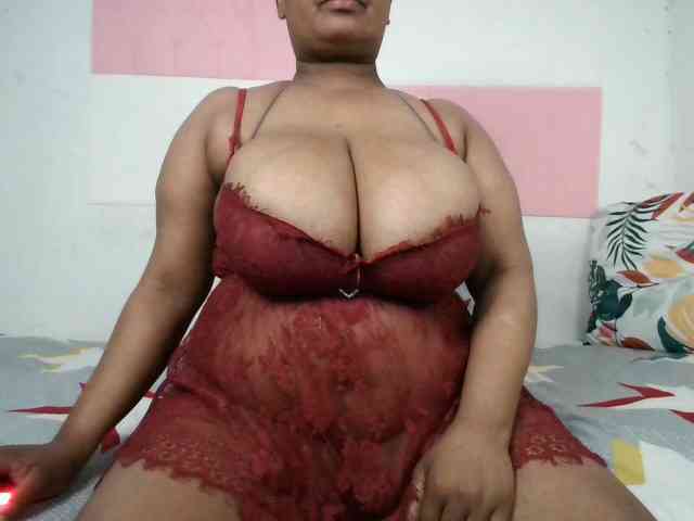 BIGTITTISXX webcam