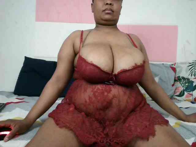 BIGTITTISXX webcam
