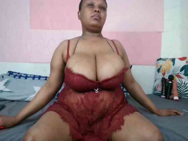 BIGTITTISXX webcam