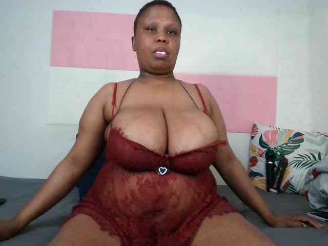 BIGTITTISXX webcam
