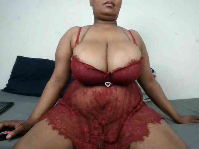BIGTITTISXX webcam