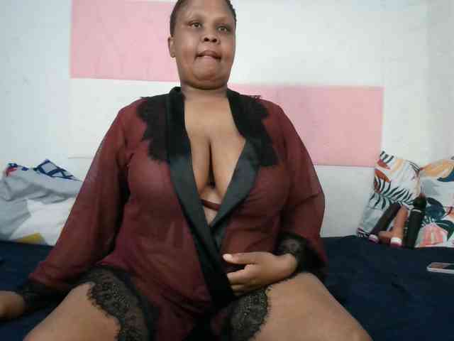 BIGTITTISXX webcam