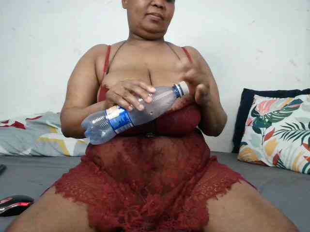 BIGTITTISXX webcam