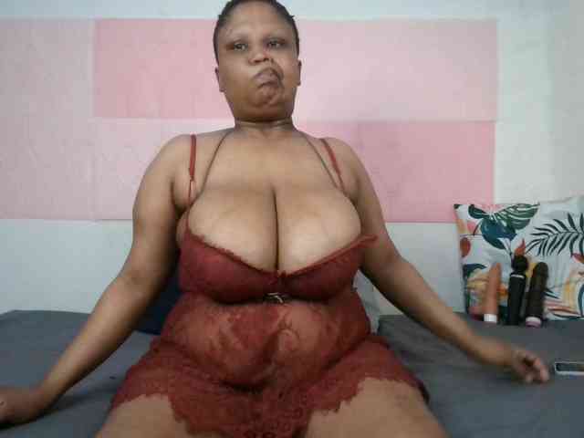 BIGTITTISXX webcam