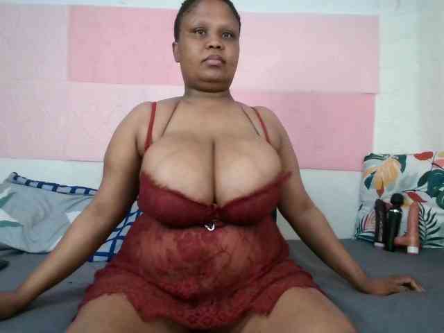BIGTITTISXX webcam