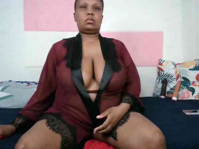 BIGTITTISXX webcam