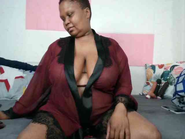 BIGTITTISXX webcam