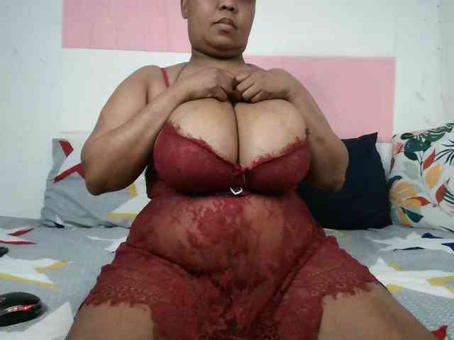 BIGTITTISXX webcam