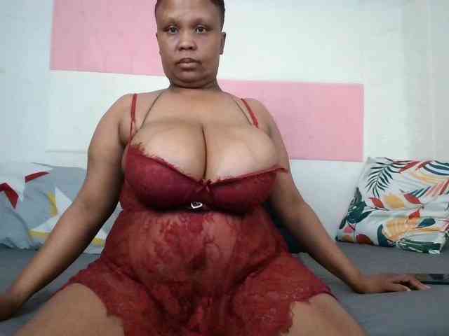BIGTITTISXX webcam