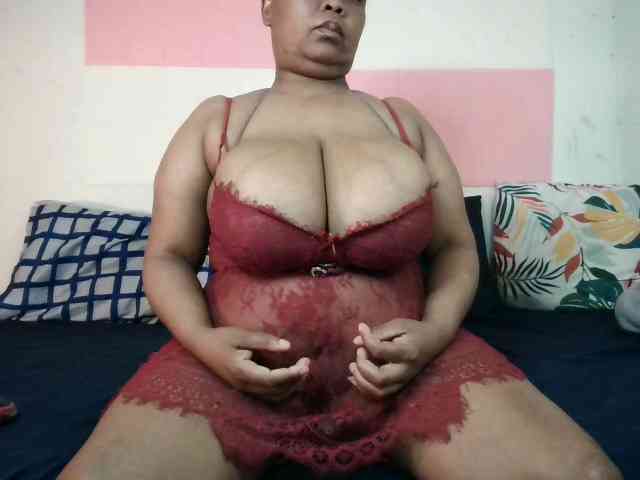 BIGTITTISXX webcam