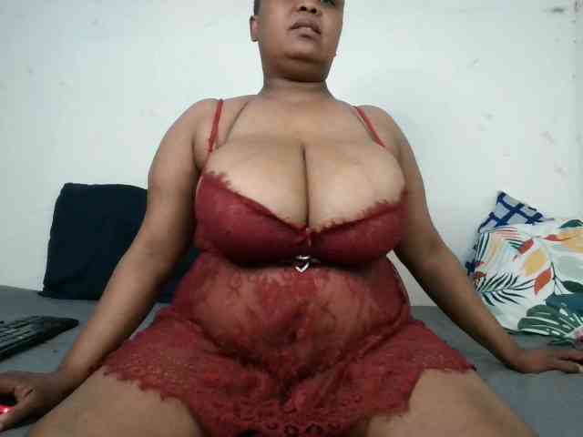 BIGTITTISXX webcam