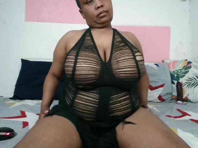 BIGTITTISXX webcam