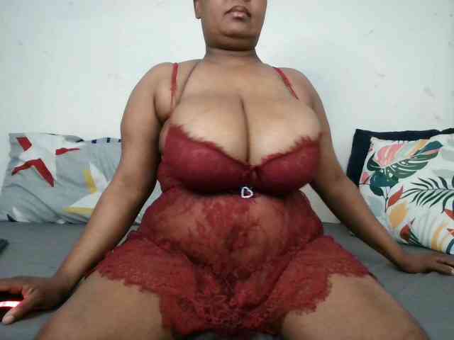 BIGTITTISXX webcam