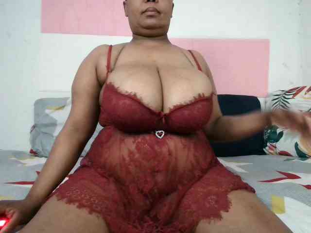 BIGTITTISXX webcam