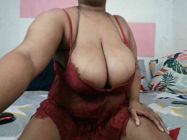 BIGTITTISXX webcam