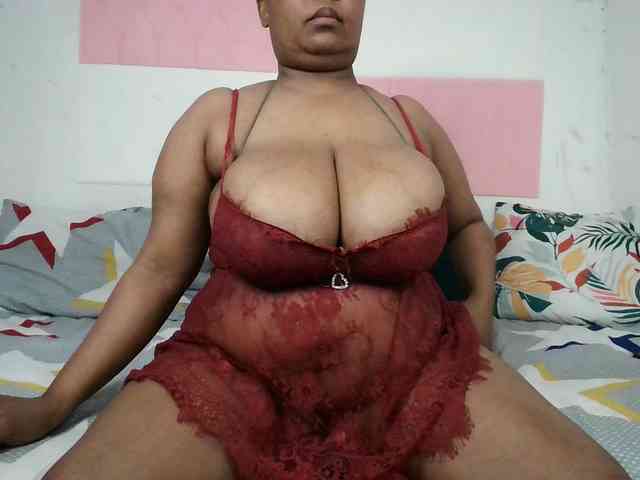 BIGTITTISXX webcam