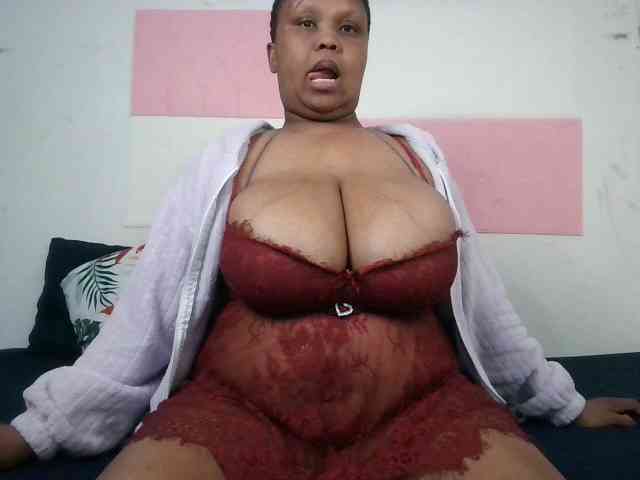 BIGTITTISXX webcam
