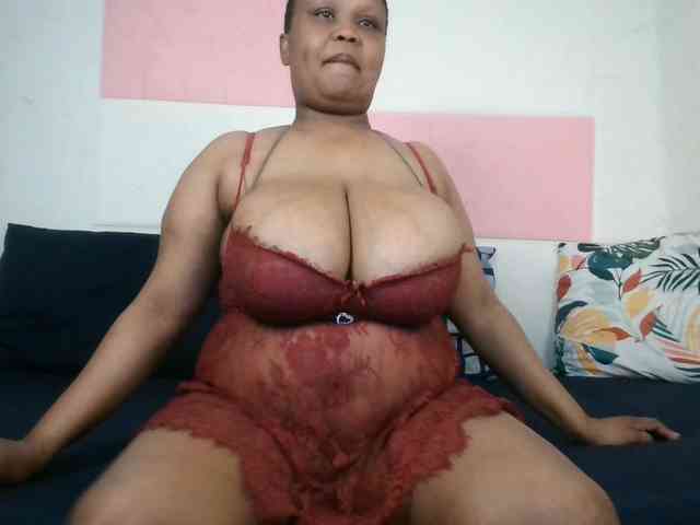 BIGTITTISXX webcam