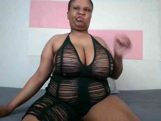 BIGTITTISXX webcam