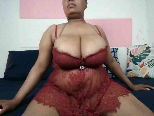 BIGTITTISXX webcam