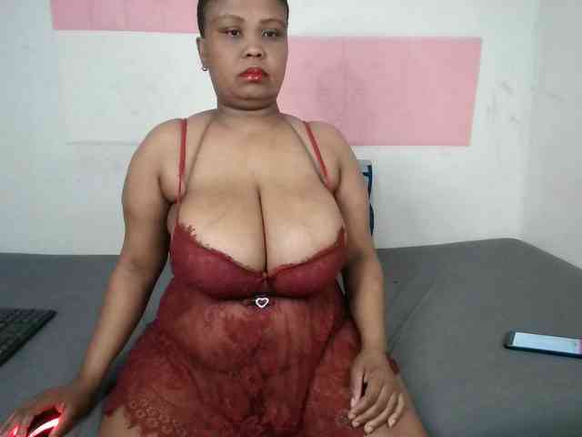 BIGTITTISXX webcam