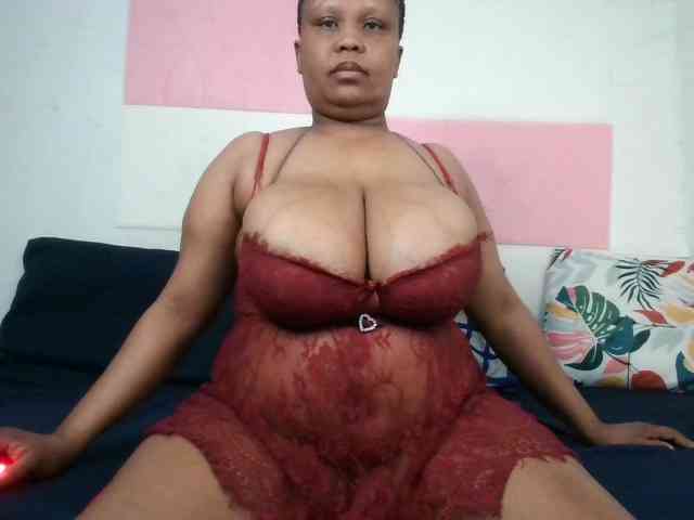 BIGTITTISXX webcam