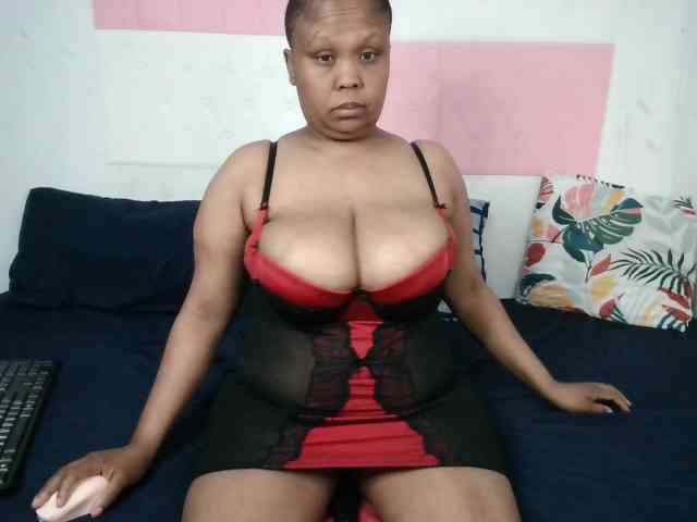 BIGTITTISXX webcam