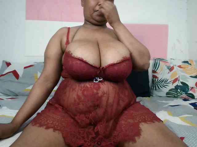 BIGTITTISXX webcam