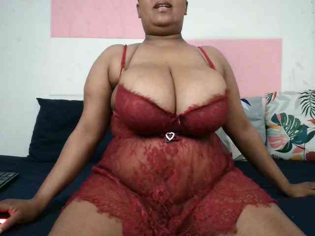 BIGTITTISXX webcam