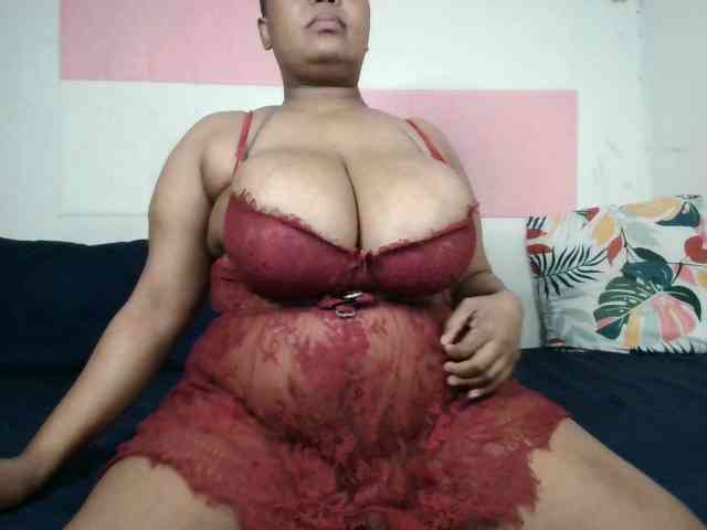 BIGTITTISXX webcam