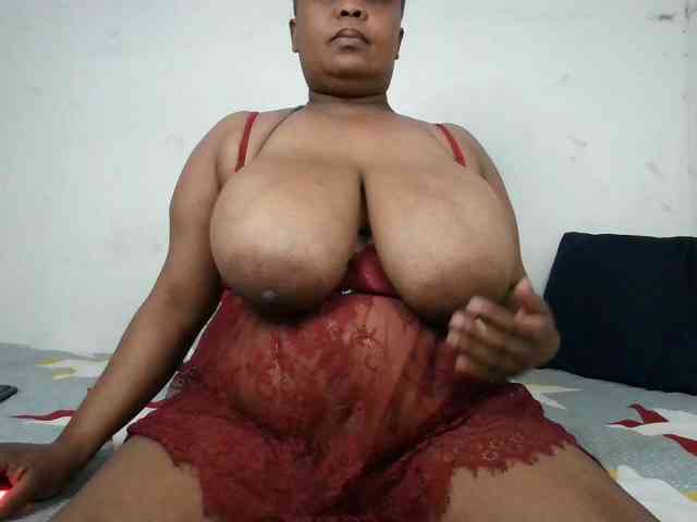 BIGTITTISXX webcam