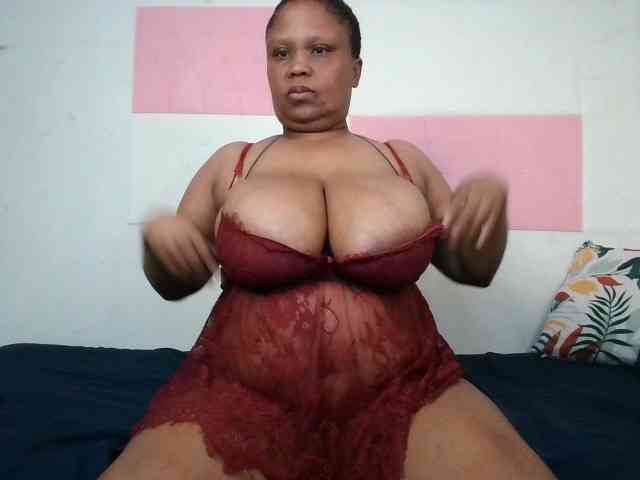 BIGTITTISXX webcam