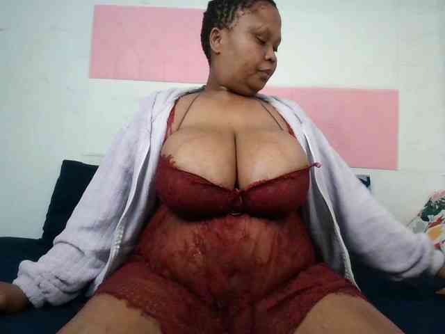 BIGTITTISXX webcam