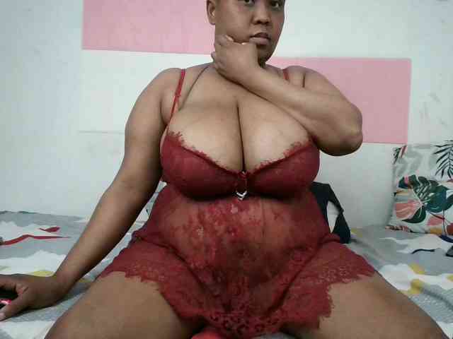 BIGTITTISXX webcam