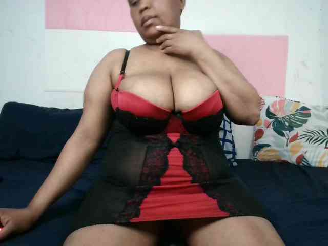 BIGTITTISXX webcam