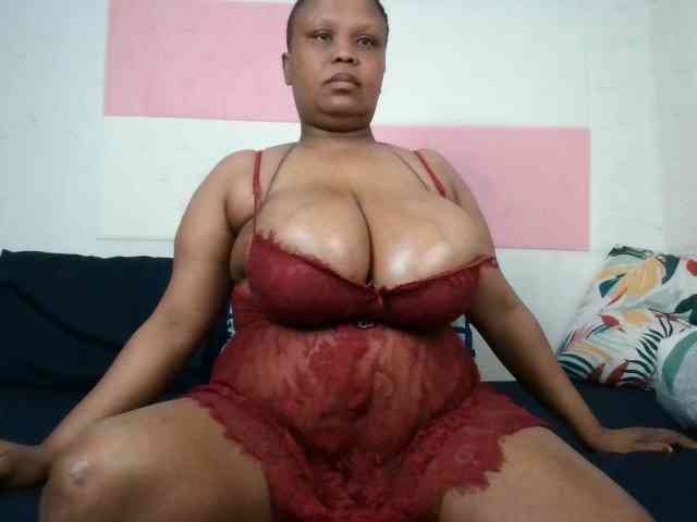 BIGTITTISXX webcam
