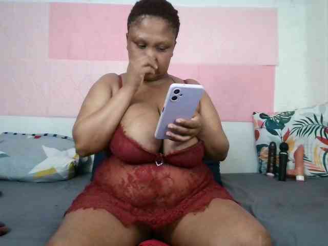 BIGTITTISXX webcam
