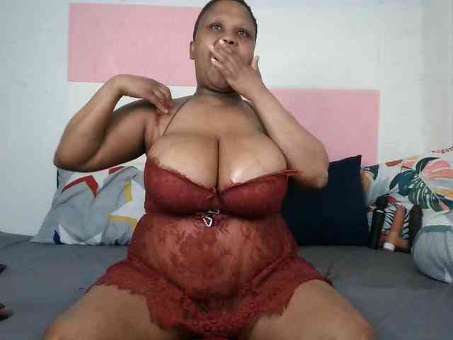BIGTITTISXX webcam