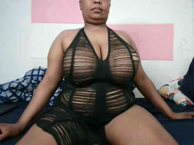 BIGTITTISXX webcam