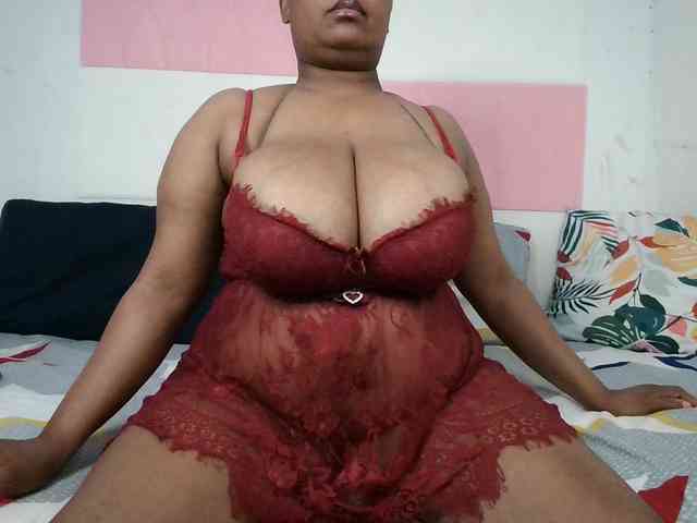 BIGTITTISXX webcam