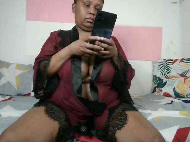 BIGTITTISXX webcam
