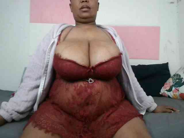 BIGTITTISXX webcam