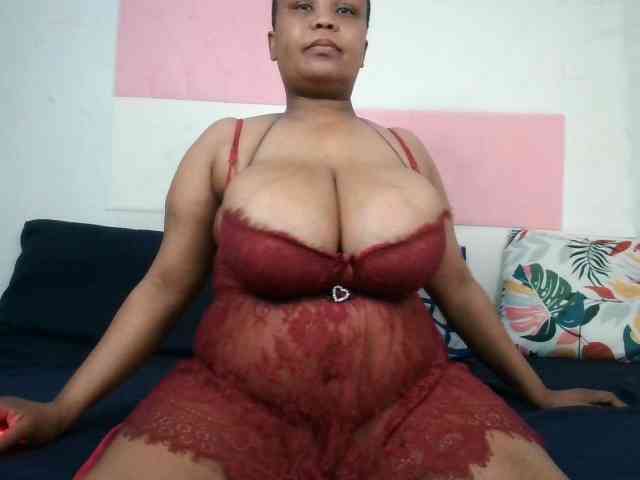 BIGTITTISXX webcam