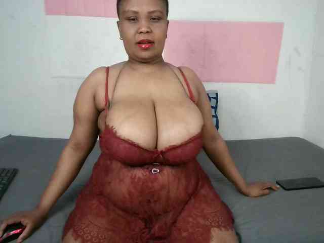 BIGTITTISXX webcam