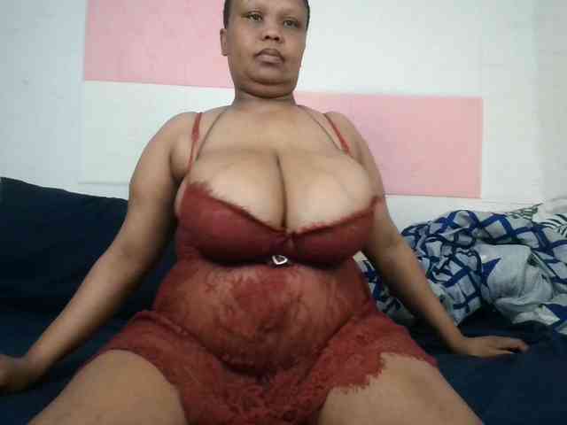 BIGTITTISXX webcam