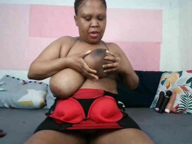 BIGTITTISXX webcam