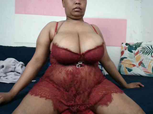 BIGTITTISXX webcam